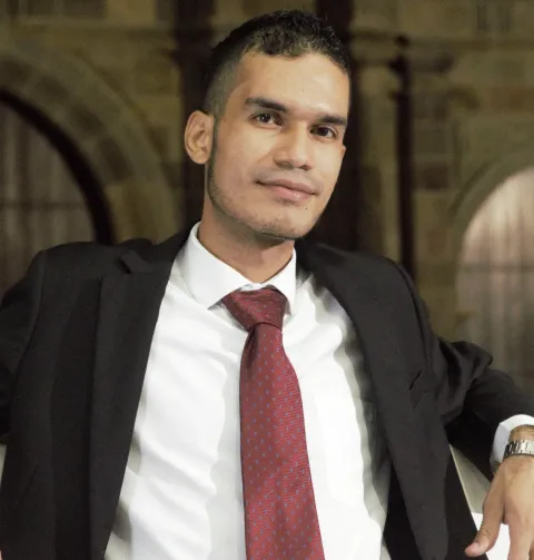 Elías Domínguez — Software Architect